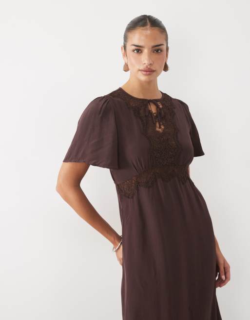 Nobody's Child Wynne flutter sleeve maxi dress in chocolate, 3 of 4