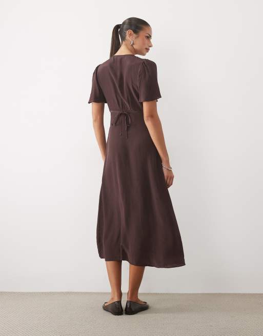 Nobody's Child Wynne flutter sleeve maxi dress in chocolate, 4 of 4