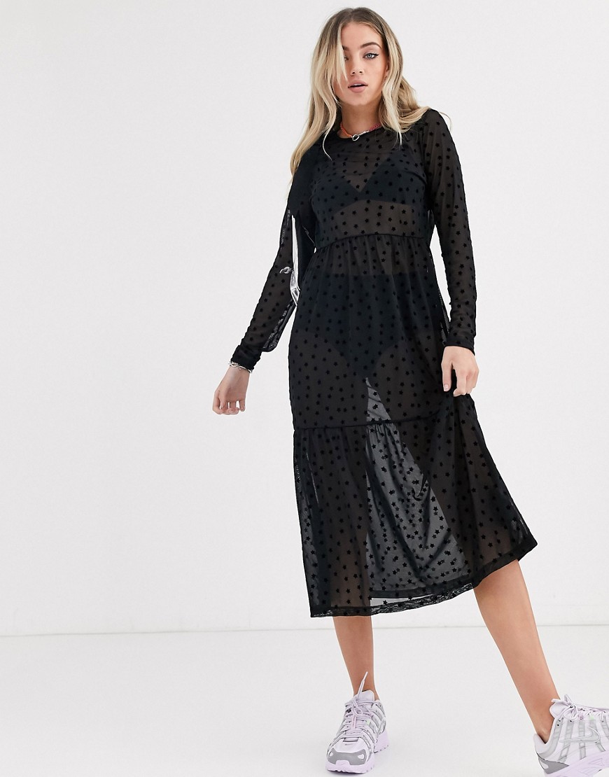 Noisy May - aangerimpelde midi-jurk van mesh met geborduurde sterren-zwart