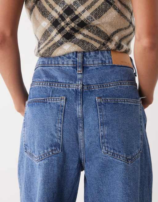 Noisy May Alexa mid-rise straight leg jeans in mid blue denim, 4 of 5