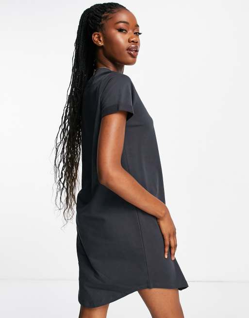 Noisy May Alexa t-shirt dress in gray