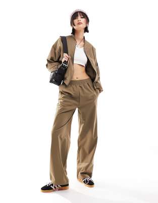 Noisy May ankle trouser co-ord in beige-Brown