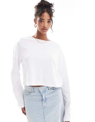 Noisy May Lettuce Edge Top In White In White
