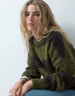 Noisy May Boxy Crew Neck Brushed Knit Sweater In Green