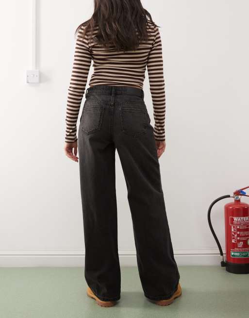 Noisy May Brandy mid rise loose fit jeans in washed black
