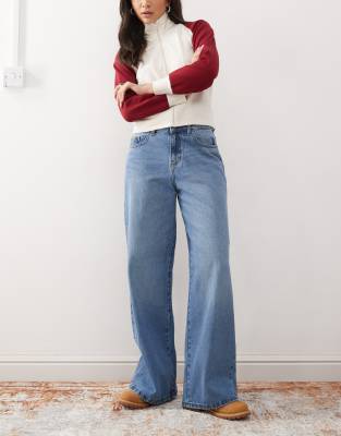 Noisy May - Brandy - Weit geschnittene Jeans mit mittelhohem Bund in mittelblauer Waschung