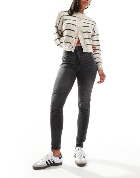Noisy May – Callie – Eng geschnittene Jeans in verwaschenem Grau mit hohem Bund - view 1
