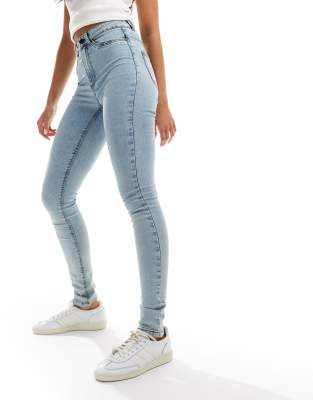 Noisy May - Callie - Jeans mit engem Schnitt und hohem Bund in hellblauer Acid-Waschung