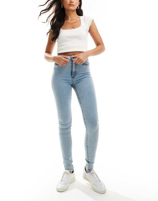 Noisy May – Callie – Jeans mit engem Schnitt und hohem Bund in hellblauer Acid-Waschung, 3 von 5