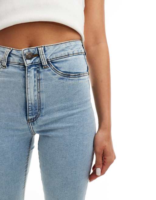 Noisy May – Callie – Jeans mit engem Schnitt und hohem Bund in hellblauer Acid-Waschung, 4 von 5