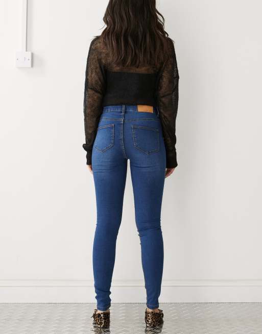 Noisy May – Callie – Jeans mit engem Schnitt und hohem Bund in verwaschenem Mittelblau, 2 von 5