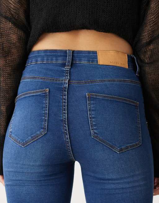 Noisy May – Callie – Jeans mit engem Schnitt und hohem Bund in verwaschenem Mittelblau, 4 von 5