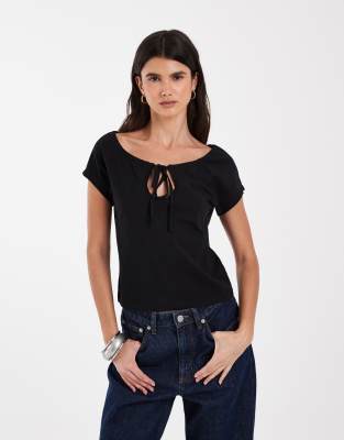Noisy May Collar Detail Top In Black