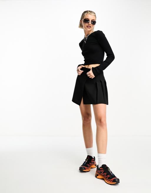 Noisy May - Crop top met lage ronde hals in zwart, 3 van 4