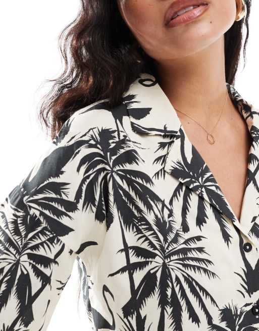 Noisy May cropped boxy resort shirt co-ord with palm print in cream, 2 of 4