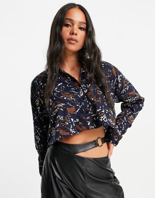 Noisy May cropped shirt in navy graphic print