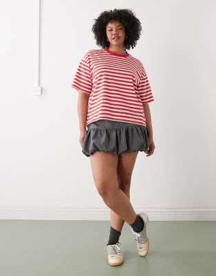 Noisy May Curve Boxy Tee In Red
