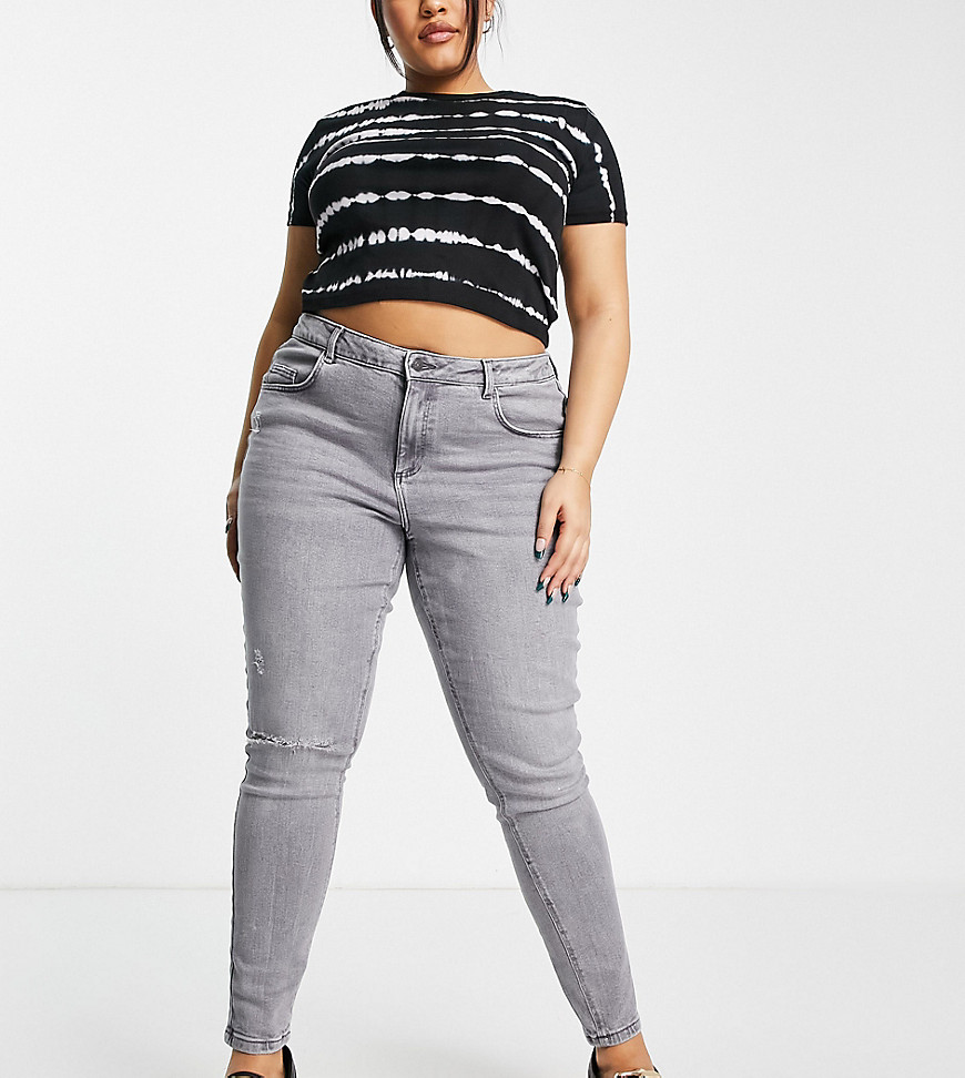 Plus-size jeans by Noisy May Treat your lower half High rise Belt loops Five pockets Branded patch to reverse Skinny fit