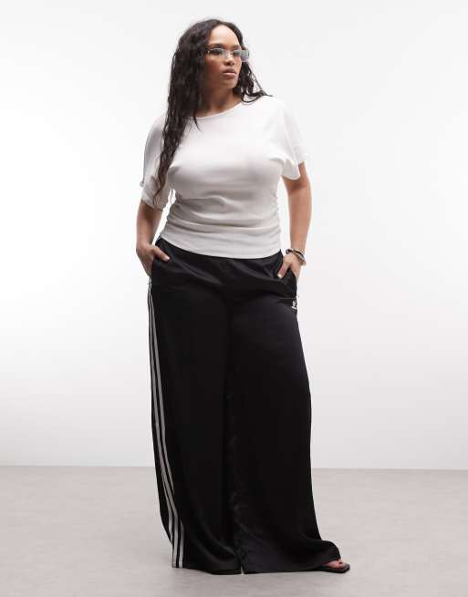Noisy May Curve cinch waist t-shirt in white, 2 of 4