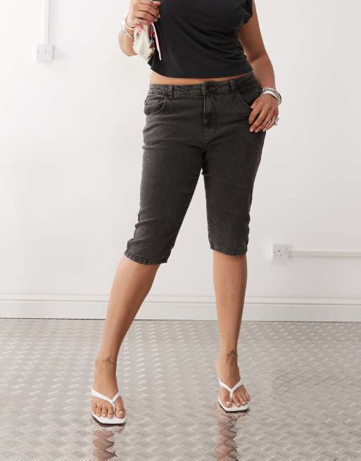 Noisy May Curve denim capri in washed black, 3 of 5