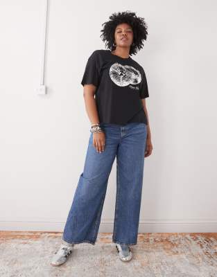 Noisy May Curve Disco Print T-shirt In Black