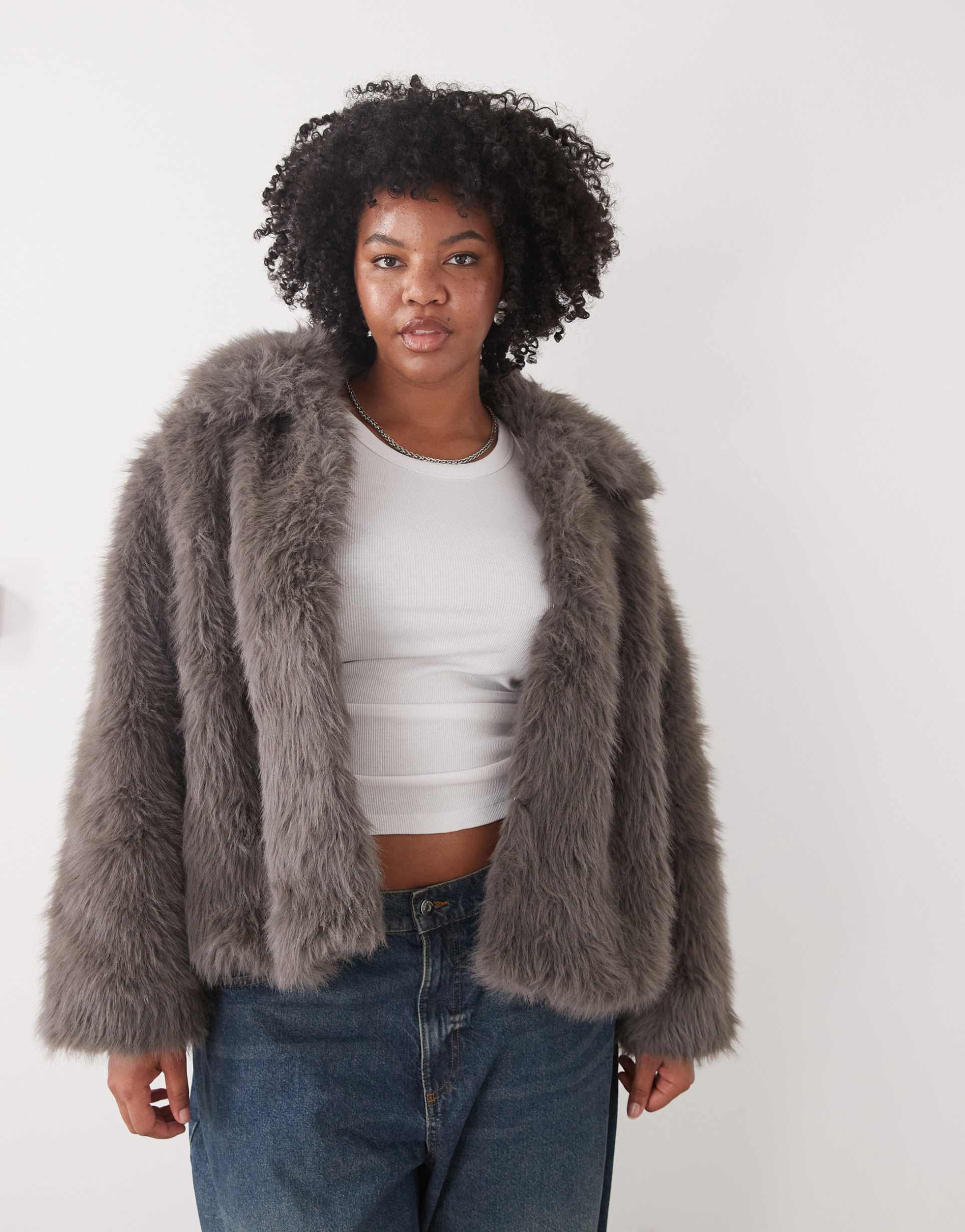 noisy may curve faux fur jacket in gray