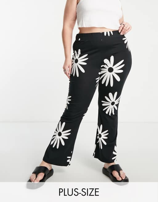 Noisy May Curve Flared Trousers In Black Daisy Print Asos