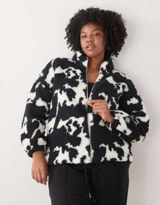 Noisy May Curve - Fleece-Jacke mit Kuhmuster in Schwarz und Weiß und Reißverschluss