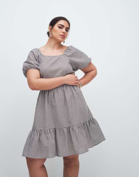 Noisy May Curve – Gestuftes Seersucker-Minikleid mit Vichy-Karomuster in Schokobraun und geschnürtem Rückenausschnitt - view 1