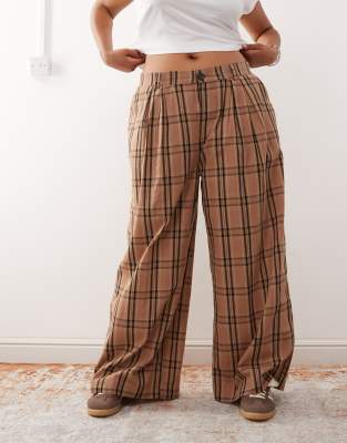 Noisy May Curve High Waist Wide Leg Pants With Pleat Detail In Brown