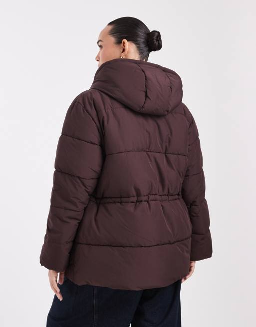 Noisy May Curve hooded puffer jacket with cinch waist in chocolate, 3 of 4