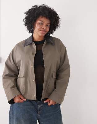 Noisy May Curve - Jacke in Braun mit Manschetten und Kragendetail-Brown