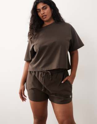 Noisy May Curve Jersey Shorts In Brown