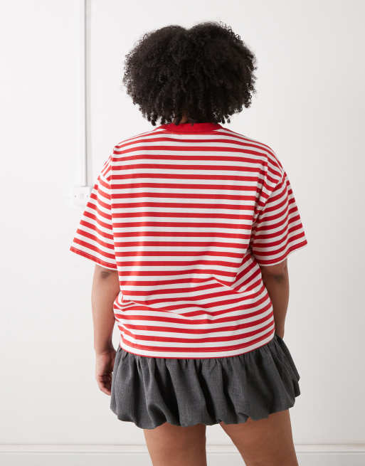 Noisy May Curve – Kastiges T-Shirt mit roten Streifen, 3 von 4