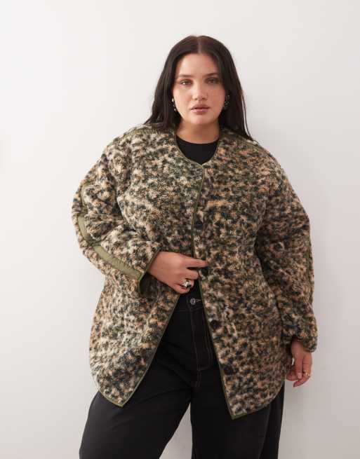 Noisy May Curve – Leopardmönstrad teddyjacka i oversize utan krage, 2 av 4