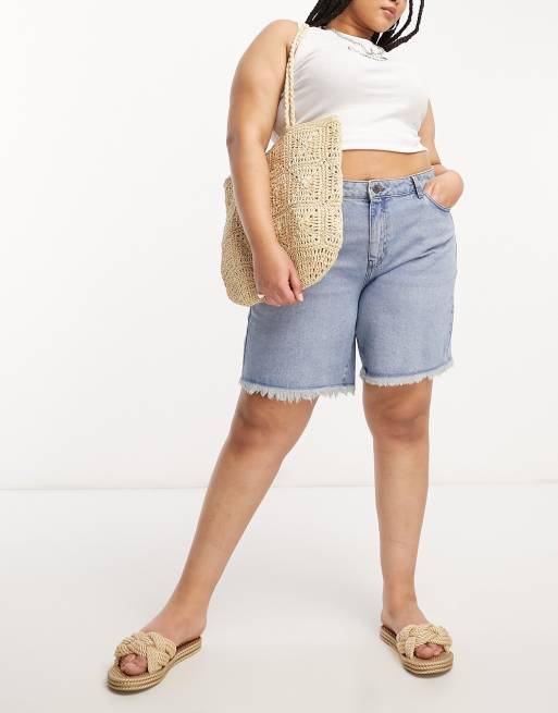 Noisy May Curve – Ljusblå jeansshorts i lång modell med sliten fåll, 3 av 4