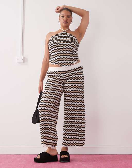 Noisy May Curve - Losvallende gehaakte broek met golvende strepen in zwart en beige, deel van co-ord set