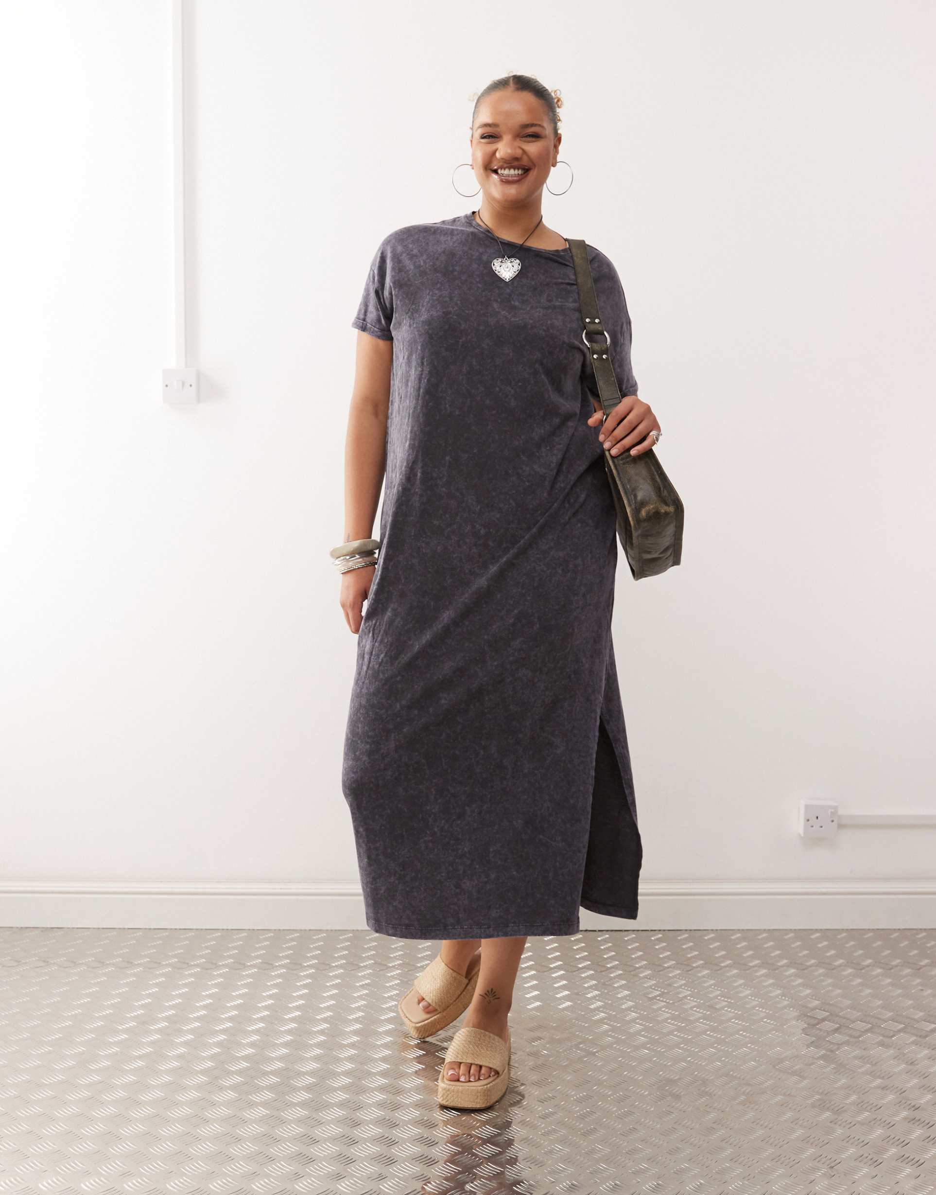 noisy may curve maxi t-shirt dress in washed gray