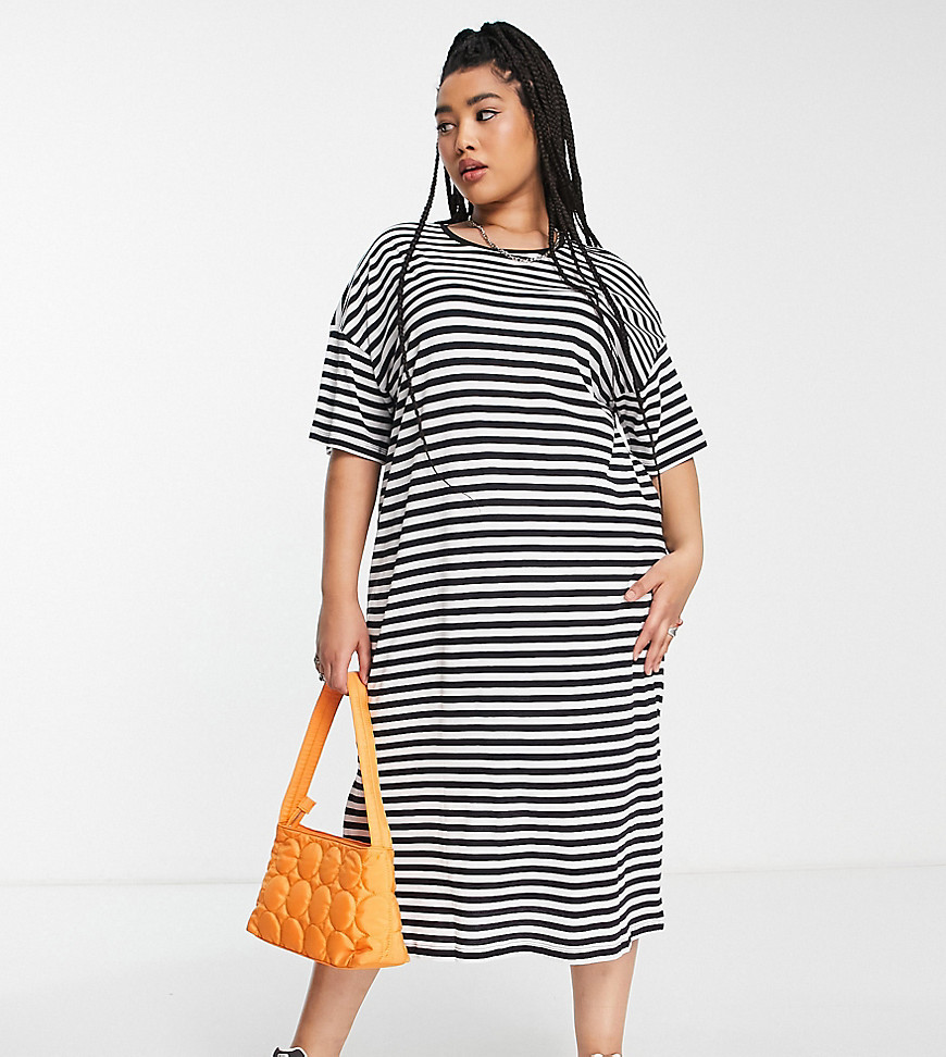 Noisy May Curve midi t-shirt dress in black and white stripe-Multi