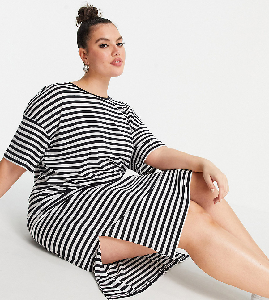 Noisy May Curve midi t-shirt dress in black & white stripe-Multi