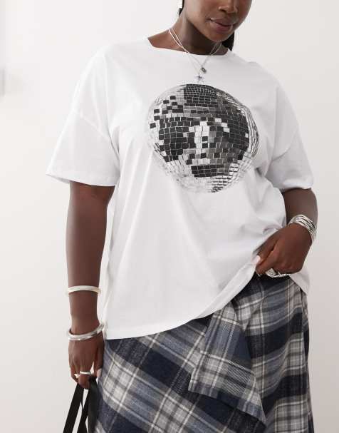 Noisy May Curve - Oversized T-shirt met discobal in wit - view 1
