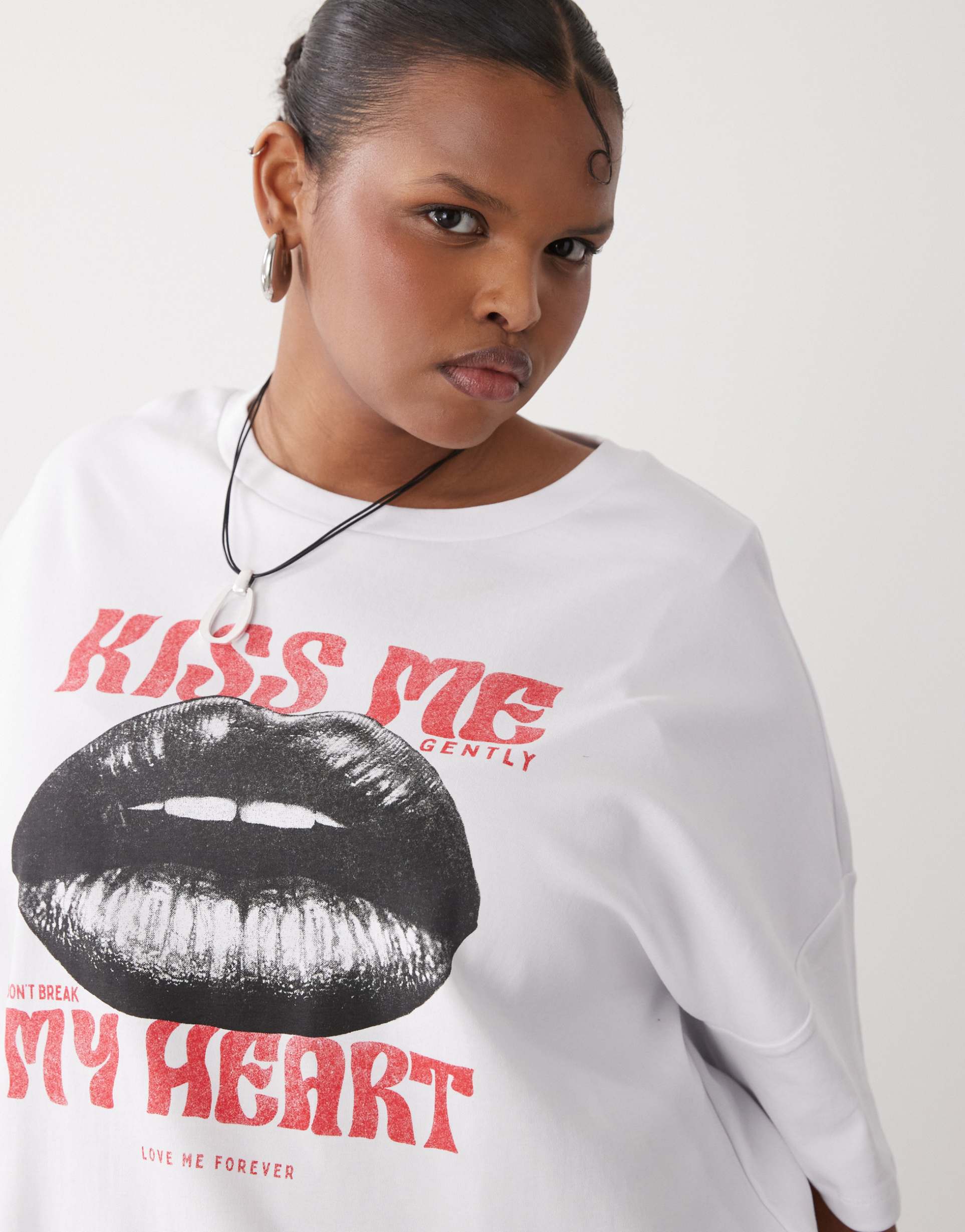 noisy may curve oversized t-shirt with kiss me print in white