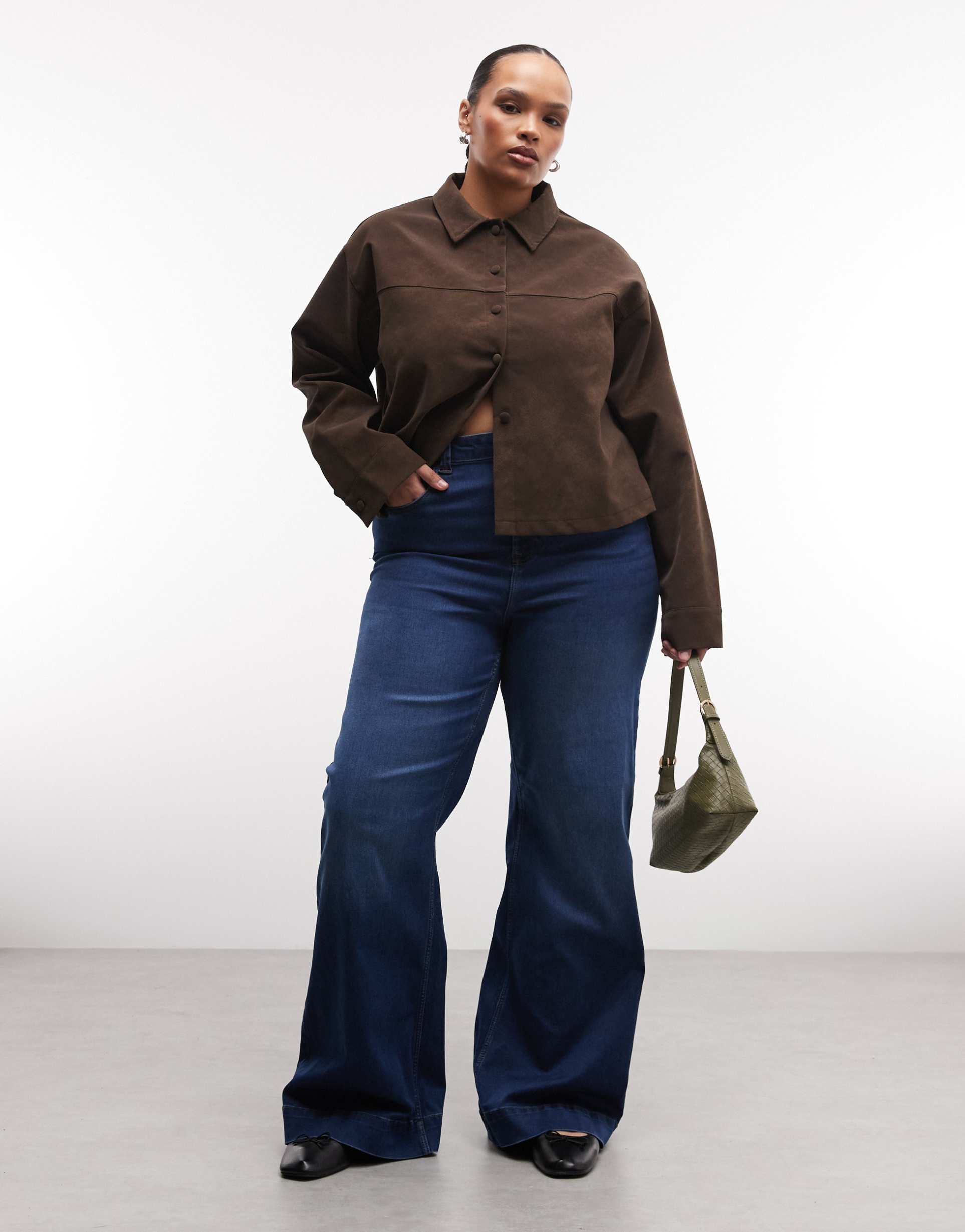 noisy may curve rooxy high rise flared jeans in mid blue denim