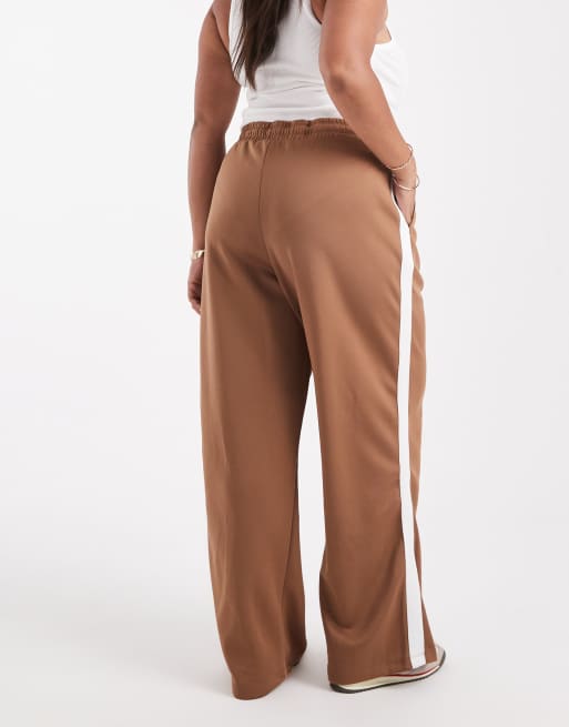 Noisy May Curve straight leg jersey pants in light brown with white side stripe, 2 of 5
