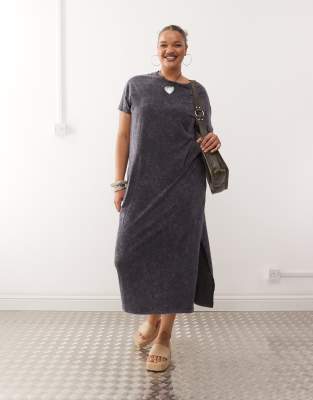 Noisy May Curve - T-Shirt-Kleid mit Maxilänge in verwaschenem Grau