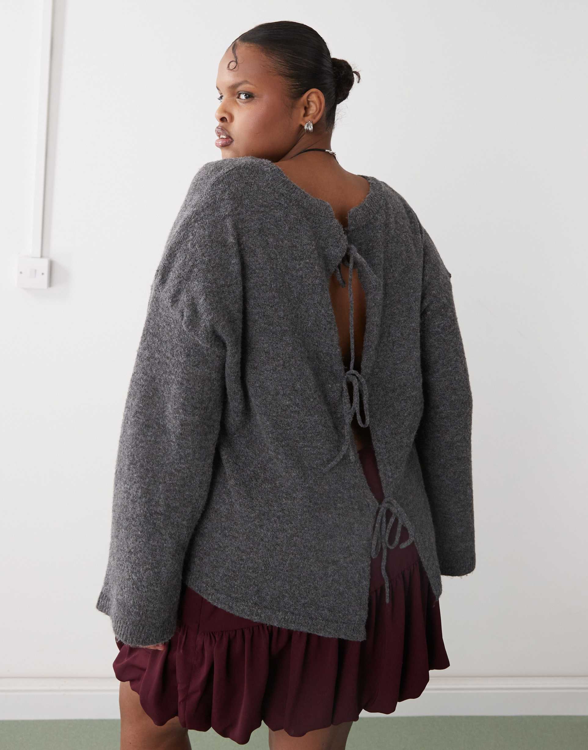 noisy may curve tie front reversible sweater in charcoal