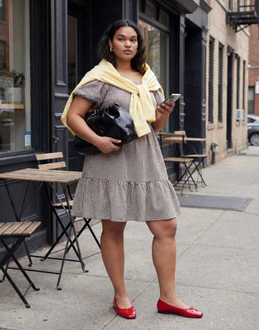 Noisy May Curve tiered seersucker mini dress with open tie back in chocolate gingham, 10 of 11