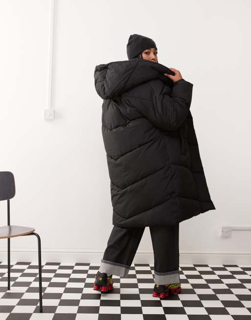 Noisy May Curve – Wattierter Longline-Mantel in Schwarz mit Oversize-Kapuze, 4 von 4