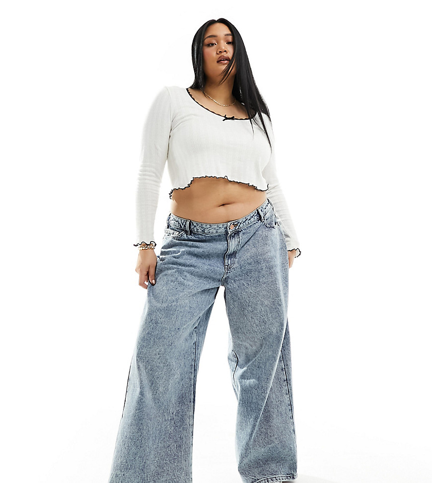 Jeans by Noisy May Curve The denim of your dreams Relaxed fit Mid rise Belt loops Concealed fly Multi pockets Wide-cut leg