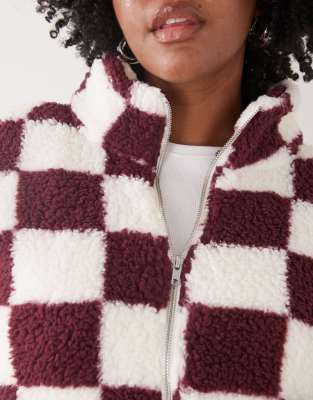 Noisy May Curve Zip Through Fleece In Red